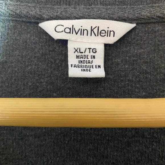 Calvin Klein - Pullover Jacket - Size
Extra Large- RN# 36543 CA# 50900 - Picture 4 of 8